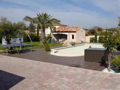 Villa 3 chambres - 1 bureau - dépendance et piscine Marignane Quartier Sabatery 